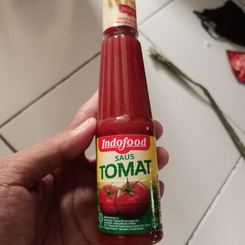 

saus tomat indofood botol 135ml