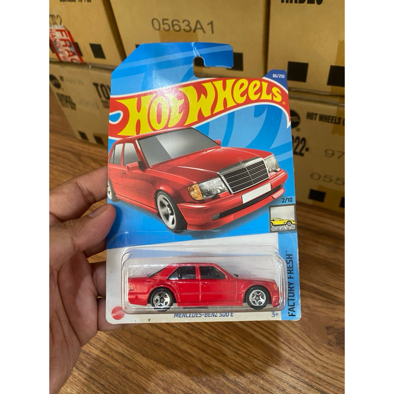 hot wheels mercedes benz 500 e