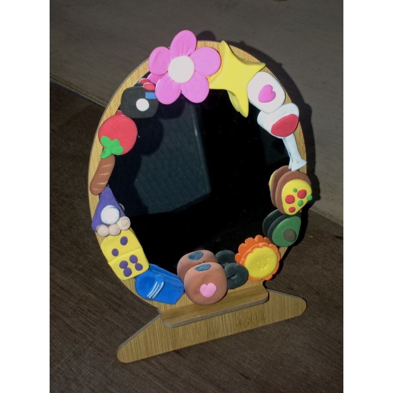 kaca cermin unik, kaca cermin lucu, kaca  cermin diy clay