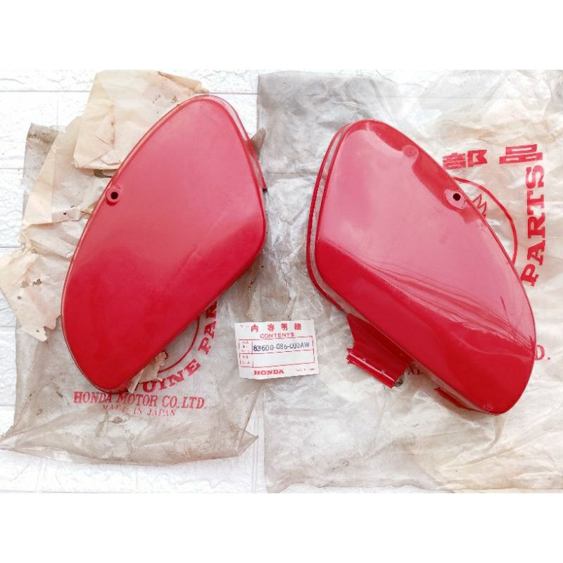 Side cover box aki accu Honda C70 Original