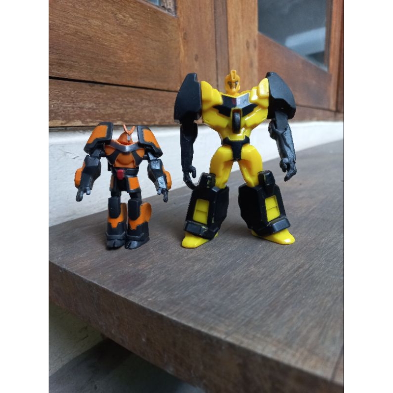 Mainan Figure set Transformers bumblebee + mini Transformers Hasbro McDonald