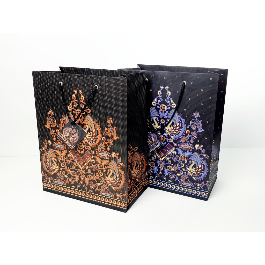

Paperbag Premium Batik Romo Buket UK 26,5 x 13,5 x 33cm