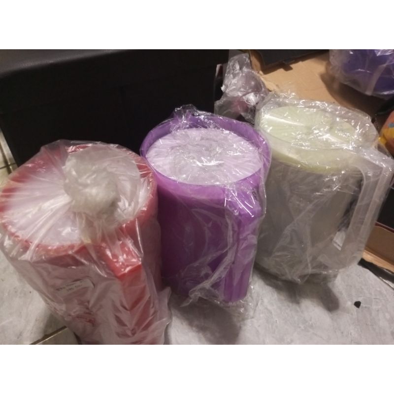 teko 2 liter Tupperware