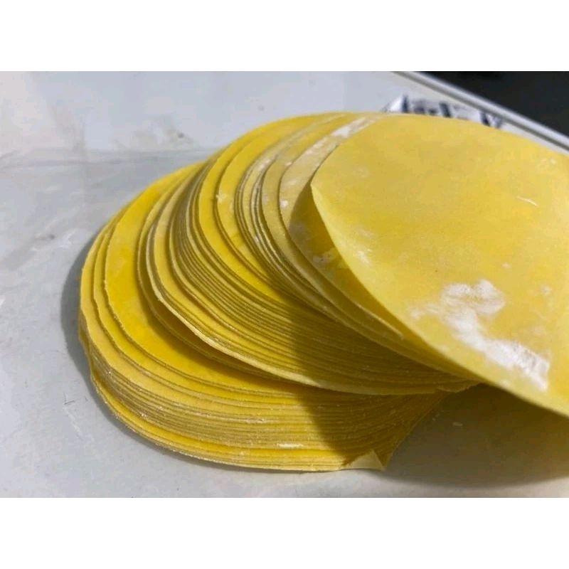 

Kulit Pangsit/Dimsum/Gyoza Murah Warna Bulat 6-7cm (50lbr/pack)