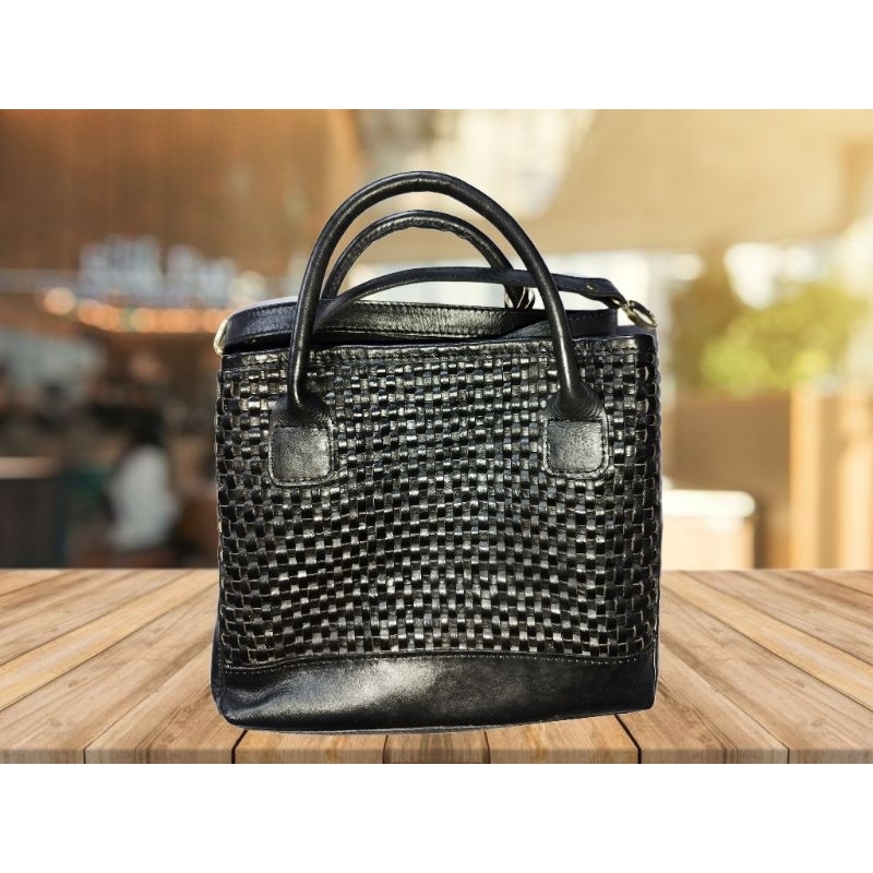 Tas Anyam Kulit Sapi