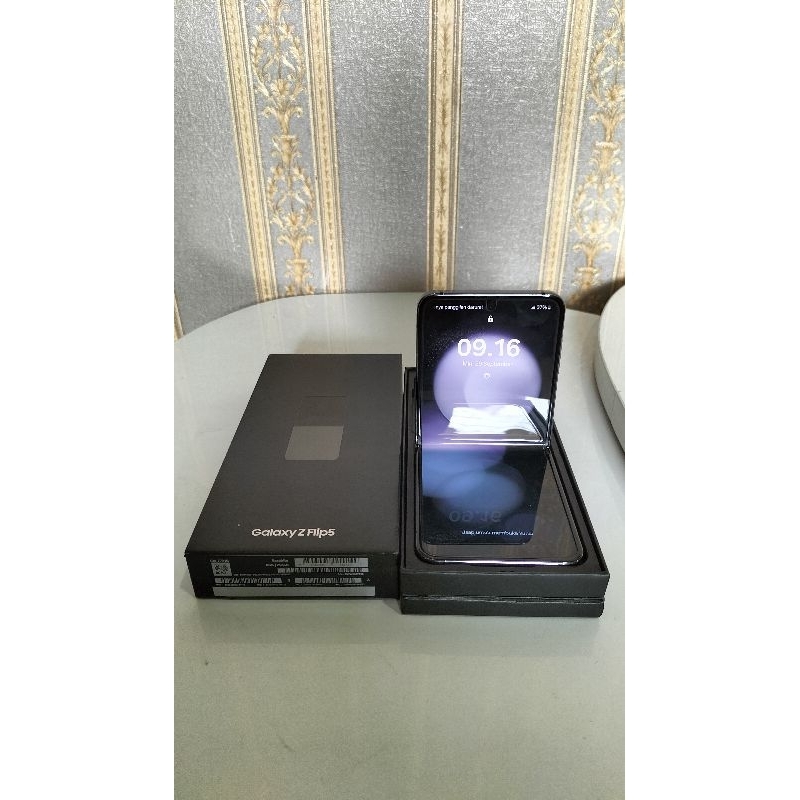 Samsung galaxy Zflip 5 sein 8/256gb