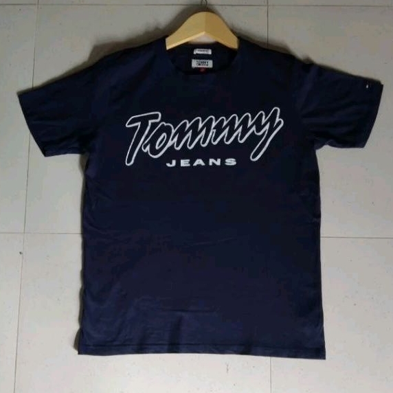 t-shirt tommy hilfiger &cn tommy putih