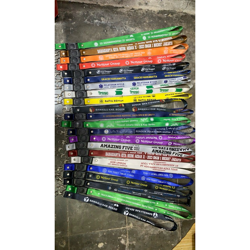 

Custom Lanyard sablon 2cm| Tali lanyard sablon 2cm| gantungan id card sablon