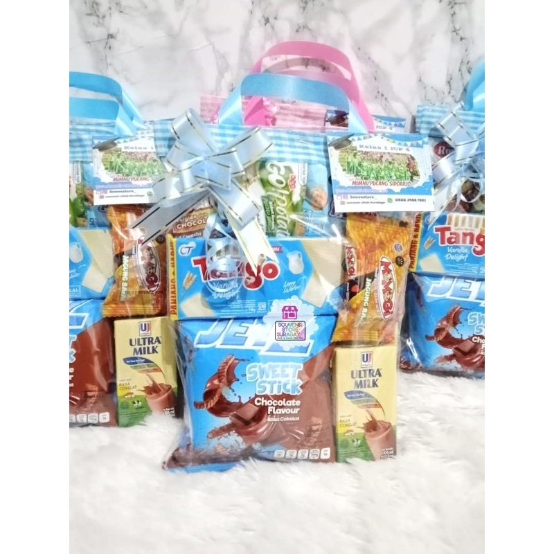 

Paket Snack Ultah kemas Pita Kode JTM || Bingkisan ulang tahun murah || Bingkisan super hemat || Paket ulang tahun surabaya || hampers snack kilat || Paket snack murmer banget || Snack kekinian