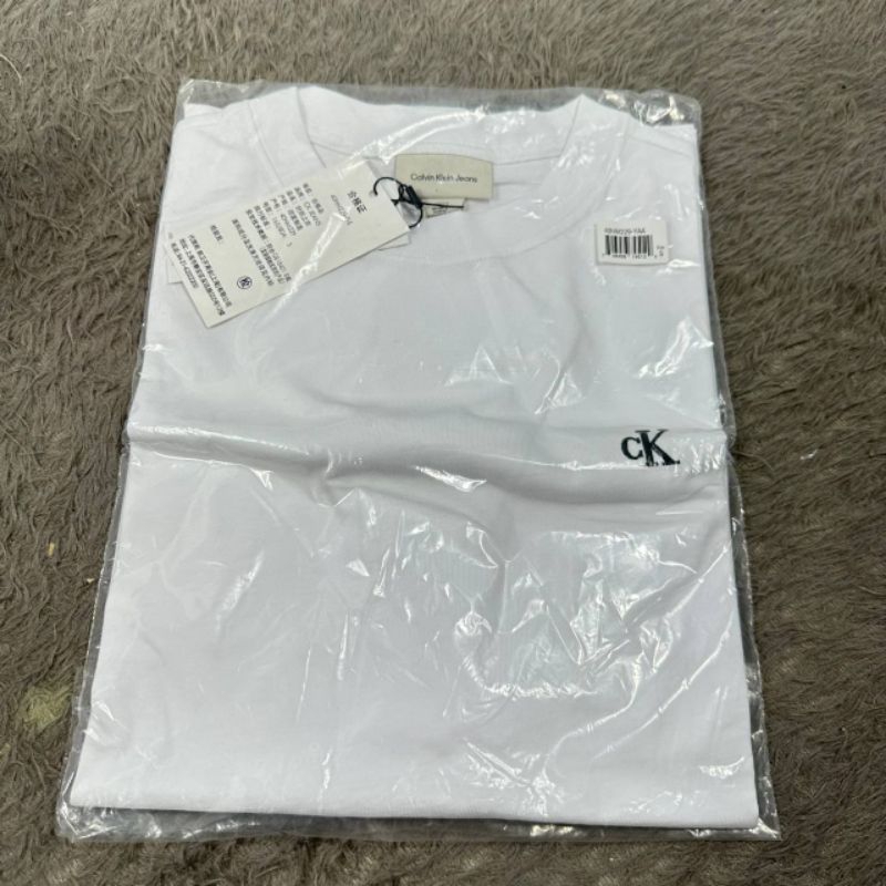 Pelunasan Calvin Klein x Mingyu Relaxed Fit Tshirt White Size S