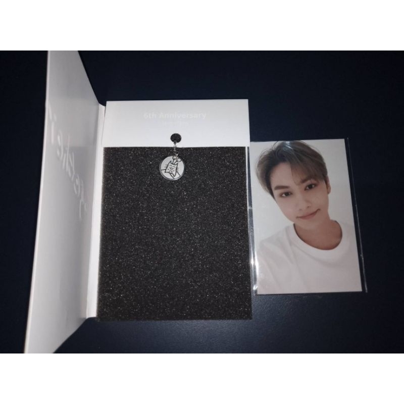 jun junhui seventeen 6th anniversary pendant with photocard pc official merch merchandise kpop t; se