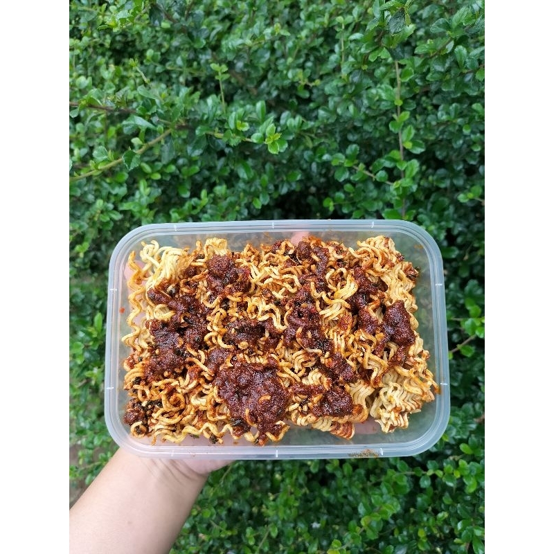 

MIE KRIYUK MAKNYUSSS 200GR