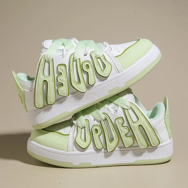 sepatu sneakers wanita LV0897