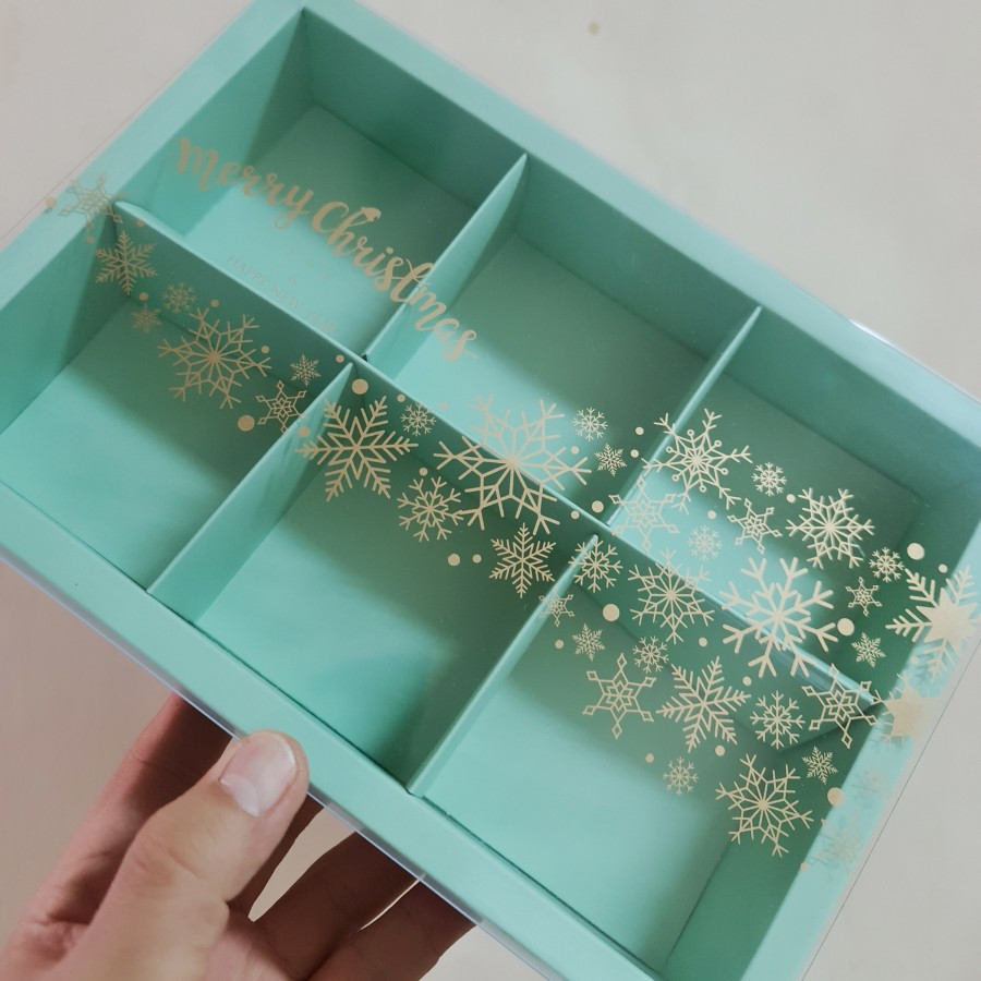 

( 5 pcs ) dus packaging kemasan hampers kue natal sekat 6 tutup mika bening motif bintang gold merry christmas box xmas ukuran 24.5 x 17.5 x 4.5 cm