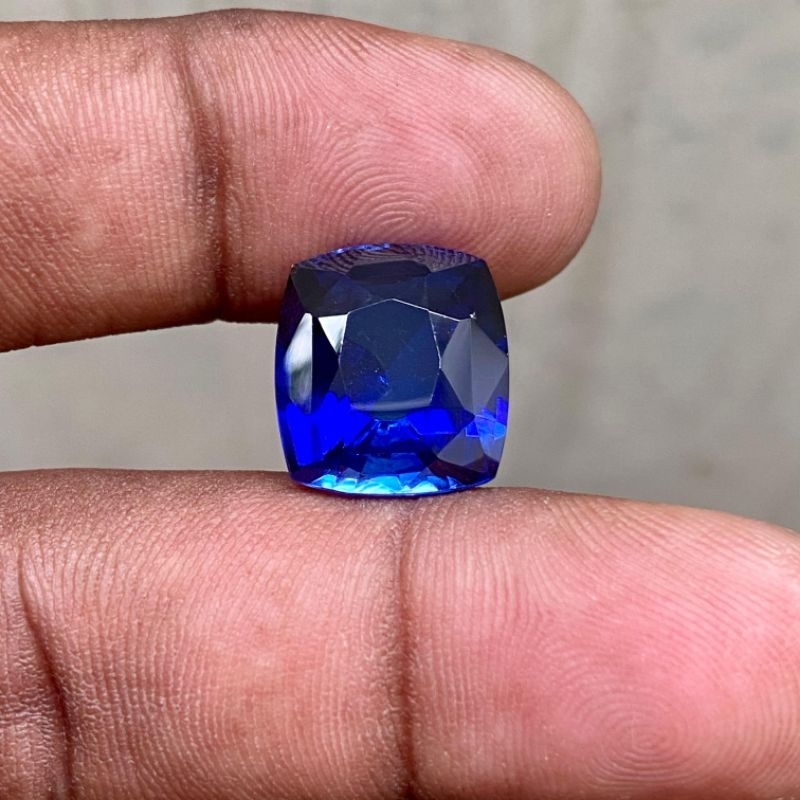 Batu King safir royal blue sapphire chatam Bangkok safir catam dim 15x13.5x8.5 CT 16.75