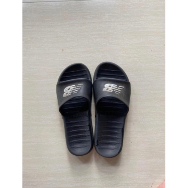 sandal new balance original bekas pemakain pribadi