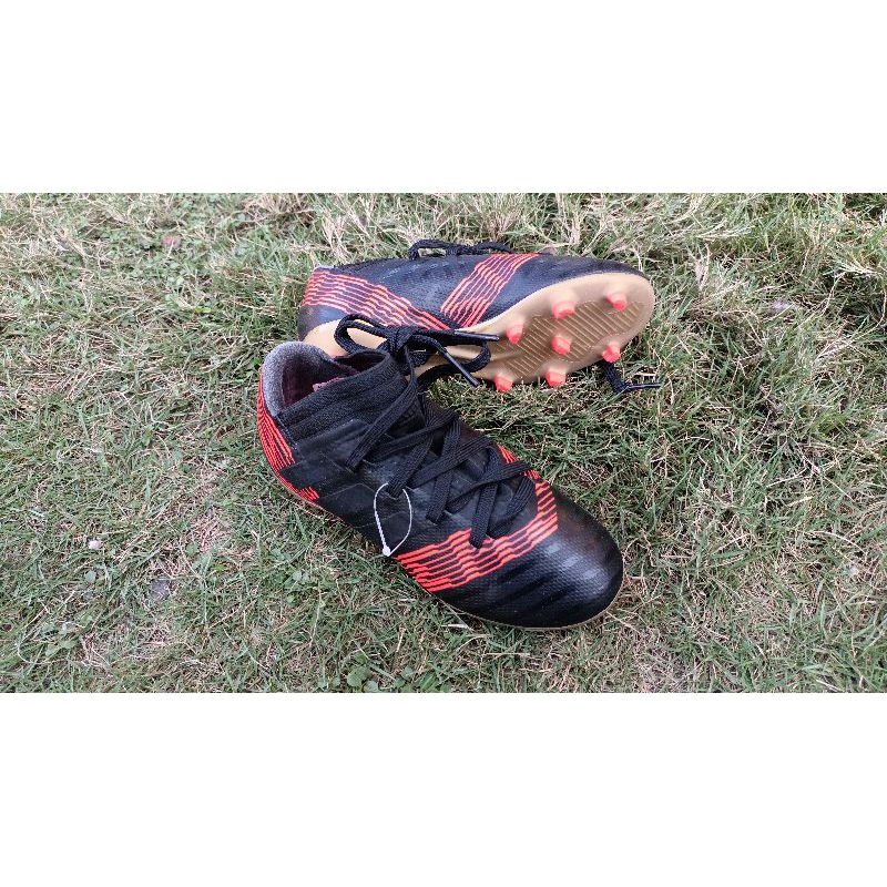 sepatu bola tigagaris nemesiz 17.3 FG. original BNIB