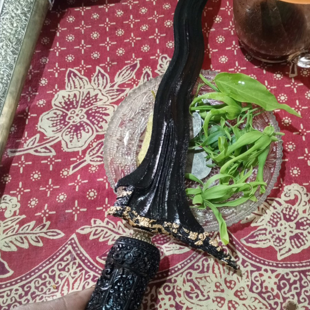 Keris Panimbal Luk 9 Kinatah Emas Kanjeng Kyai Petir Tangguh Majapait