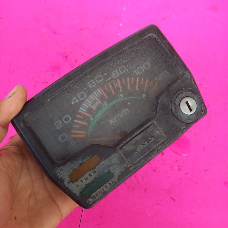 speedometer kilometer Honda win 100. original siap pakai mesin lancar jaya.