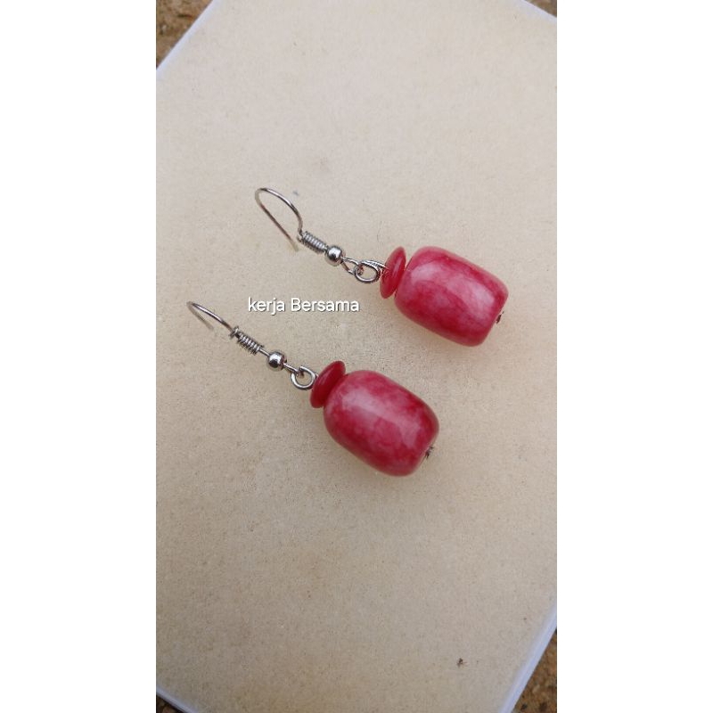anting batu giok merah