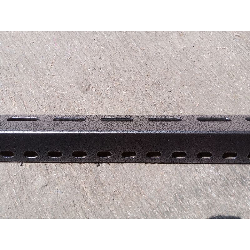 besi siku lubang L 4x4 P50cm