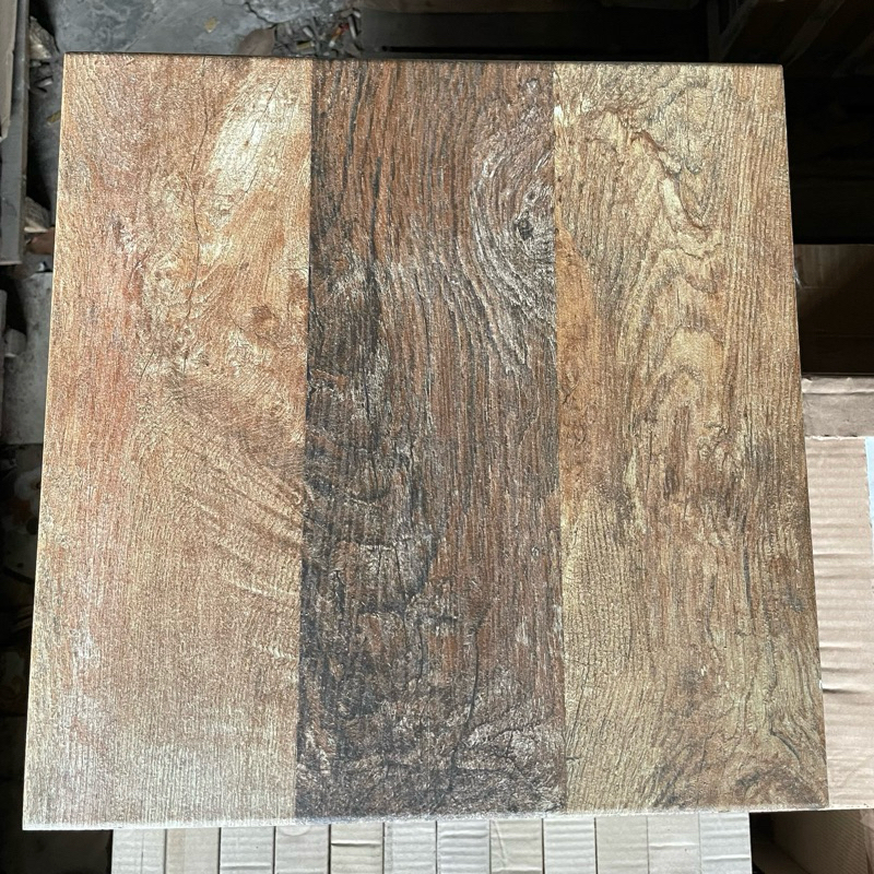 KERAMIK 40x40 motif kayu