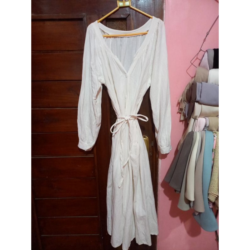 preloved white dress