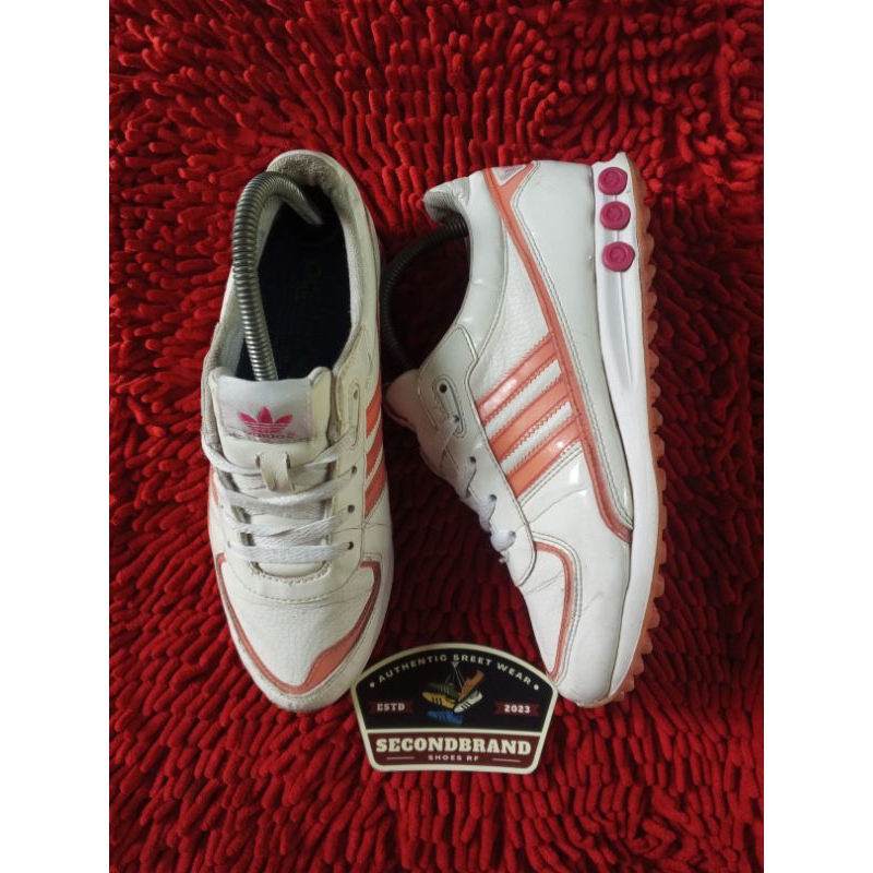 Sepatu adidas LA Trainer II second - size 38⅔