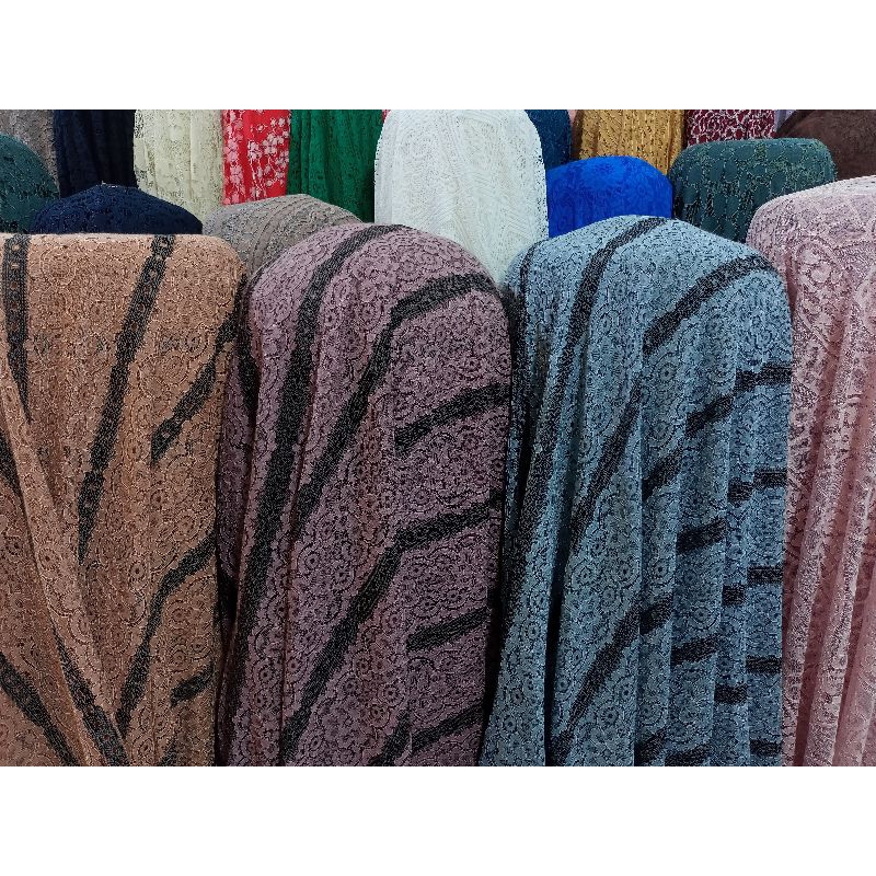 Kain/Bahan Brokat Motif Bunga Salur / Brokat Katun Motif Salur Garment / Brokat Katun Salur Import