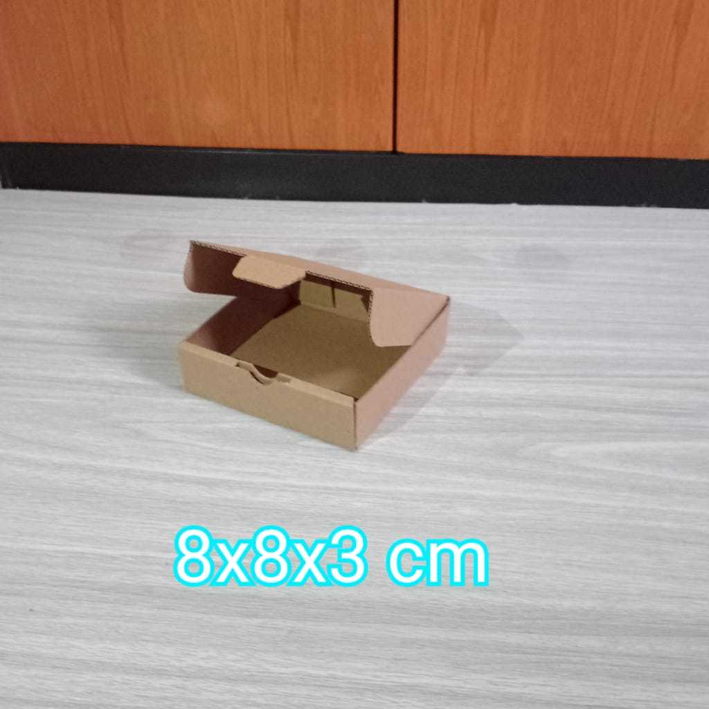 

Kardus Uk.8x8x3 cm.....Die Cut