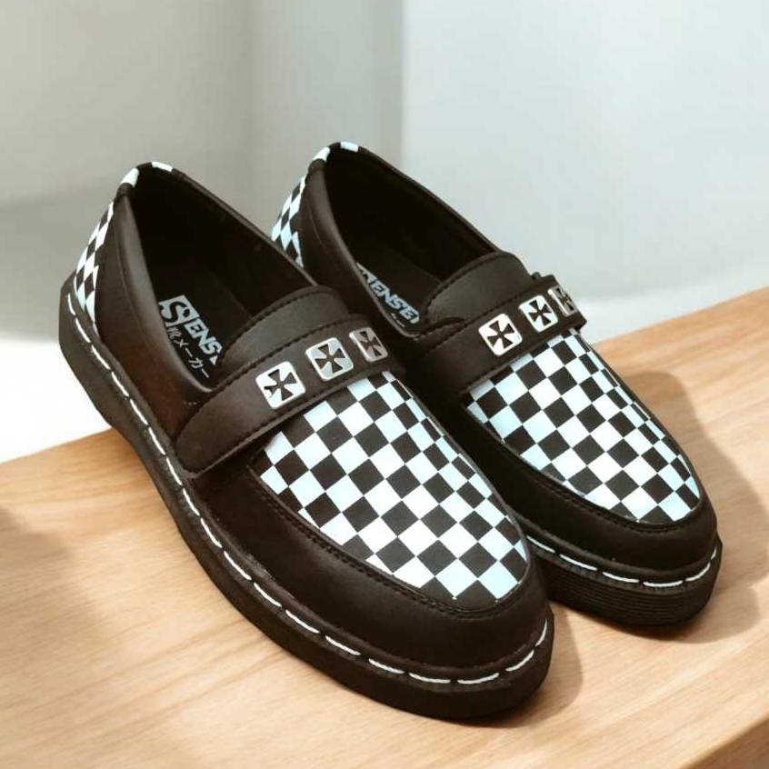 Sepatu Slip On Casual Hitam Pria