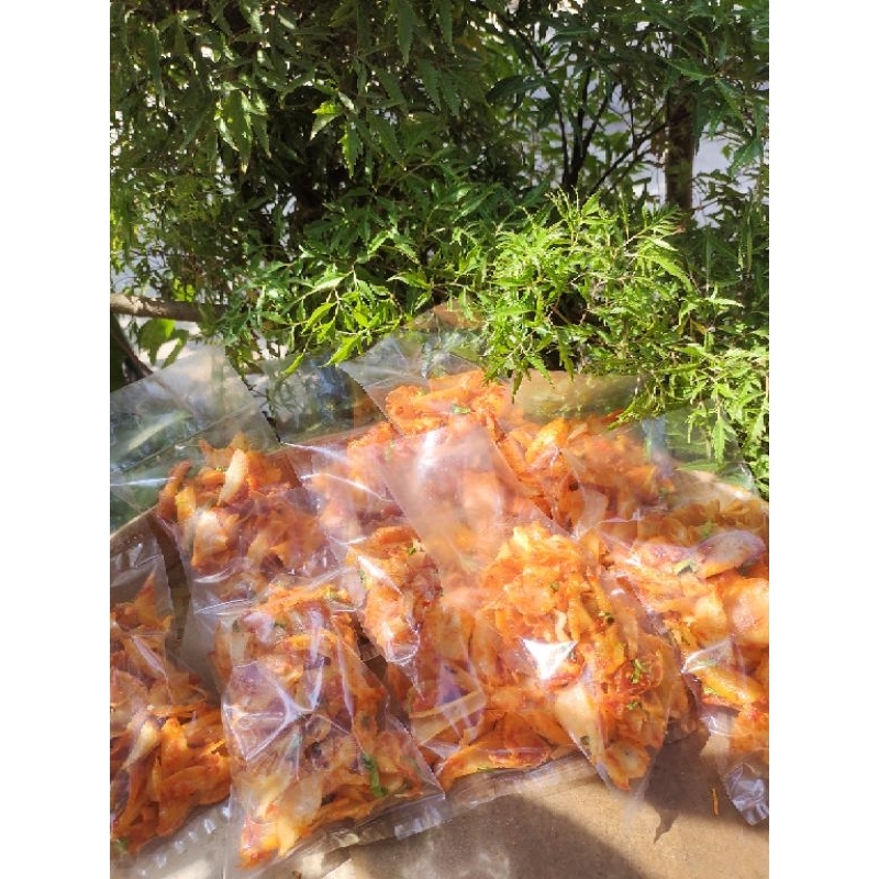 

1KG Kripik singkong pedas gurih renyah ber aroma daun jeruk