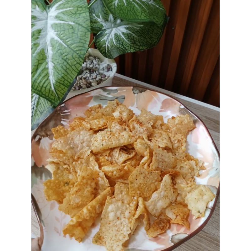 

Keripik Pangsit Pedas