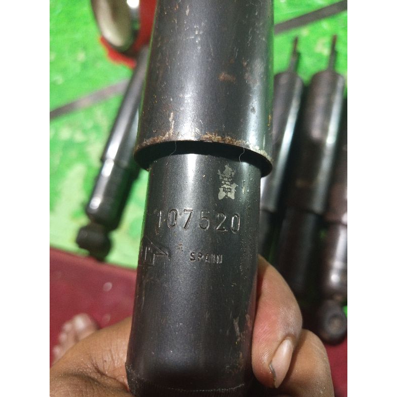 shock breker mobil Spain breker mobil tua produksi Spanyol langka