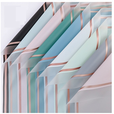 

Fast Packing 2 Lembar Kertas buket Cellophane Wrapping New Gold Border perpack KB613