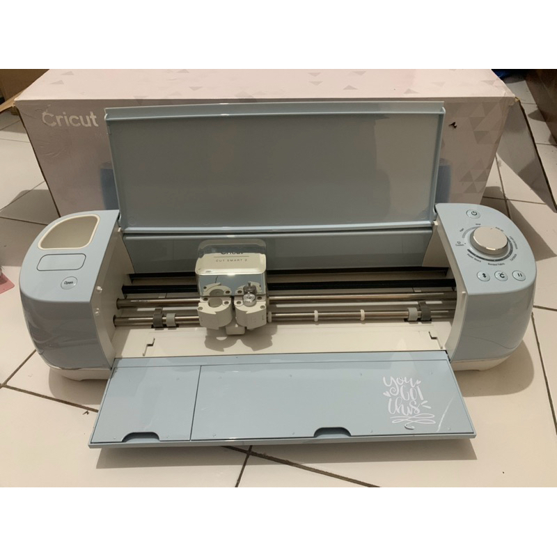

mesin cutting brand cricut explore air 2 preloved