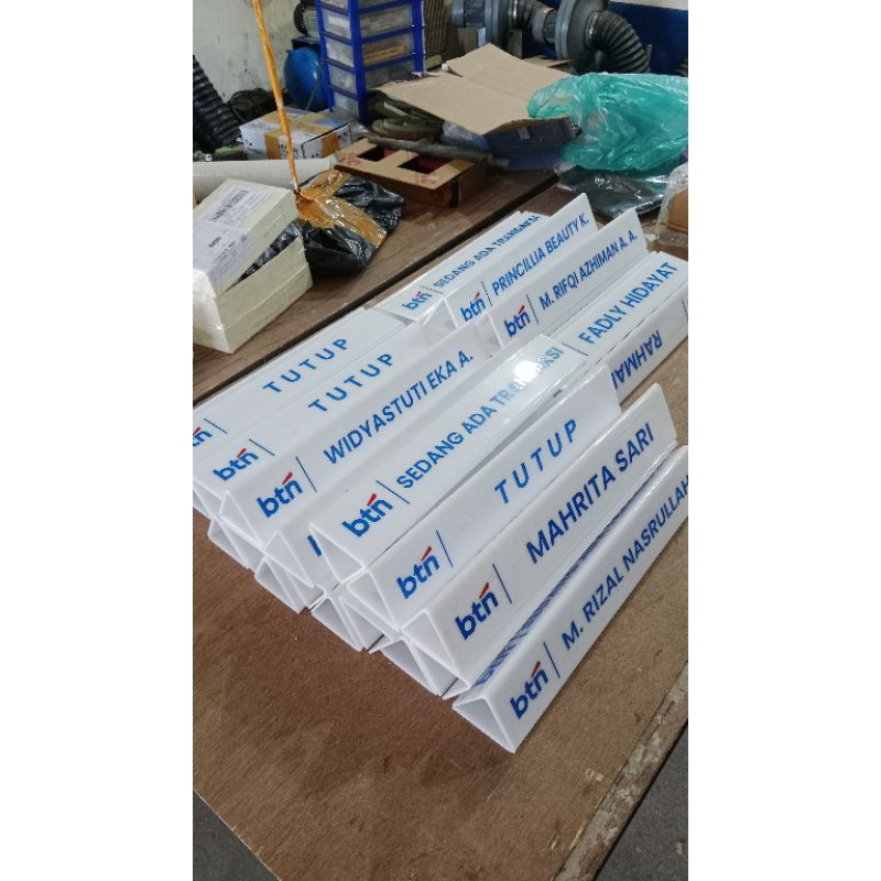 

Papan Nama Meja / Name Desk
