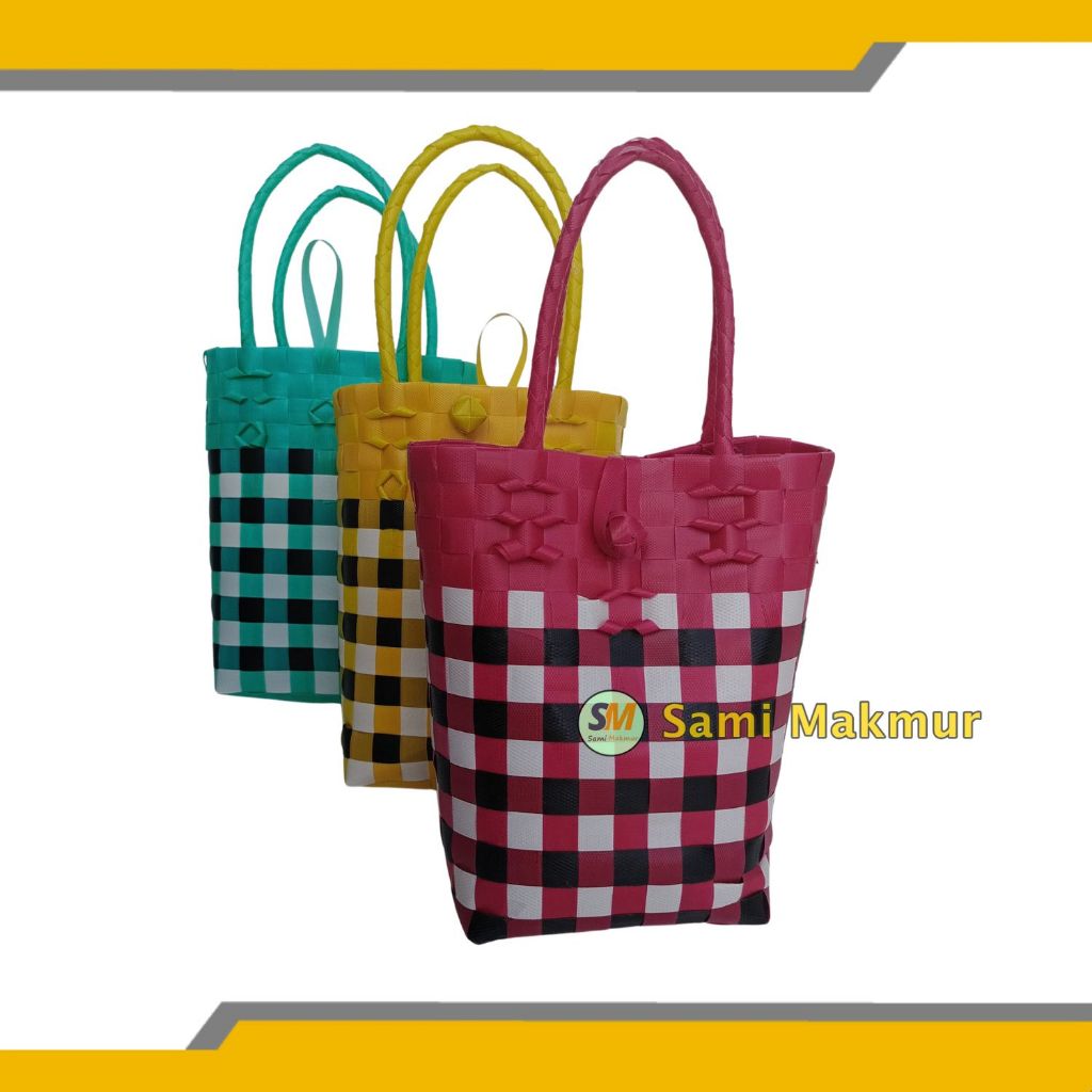 

PAKET 5 dan 10 Pcs Tas Anyam Souvenir Cantik Tinggi Kreasi Ada Kancing