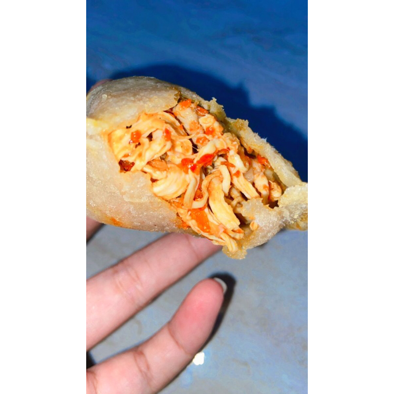 

cireng isi ayam suwir pedas daun jeruk isi 5 pcs (Makanan/Forzen Food/Cemilan/Jajanan)