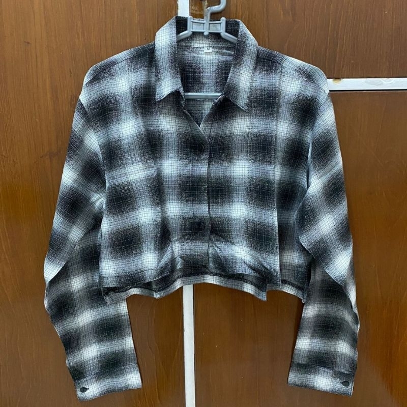 KEMEJA FLANNEL CROP PRELOVED