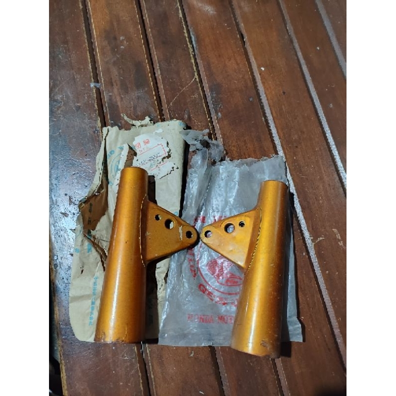 kupingan lampu cb100 K0 nos