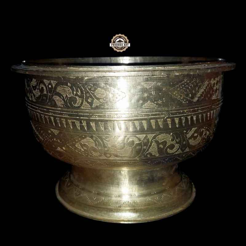 Bokor kuningan ukir lawas size BESAR ( B735 )