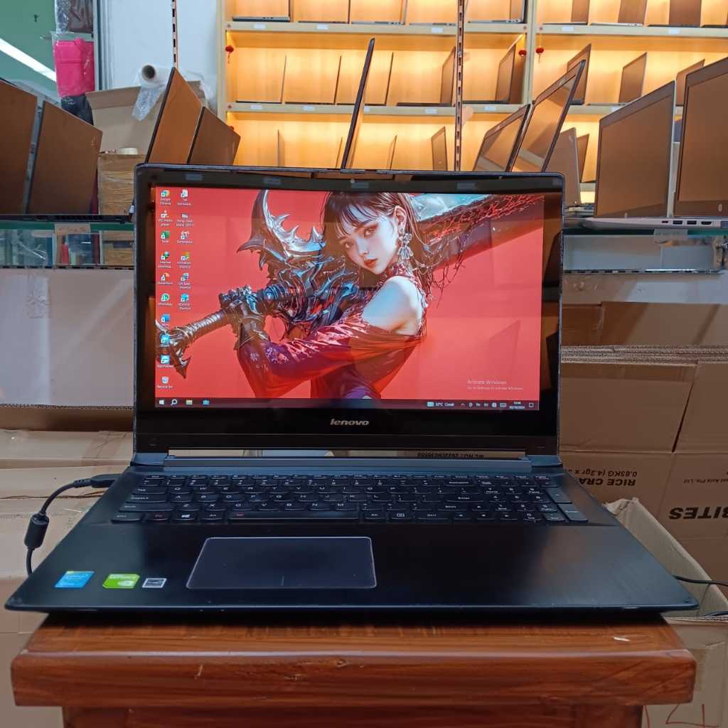 Lenovo Edge 15 (i7 - 5th Gen) Touchscreen / Double VGA