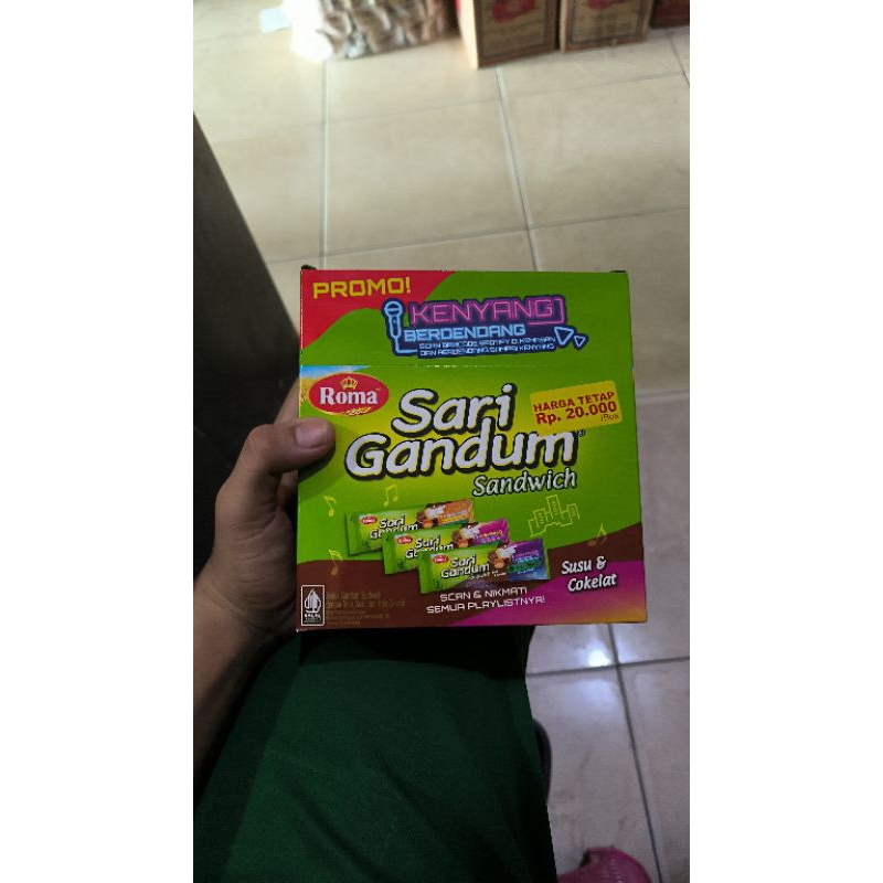 

Roma Sari Gandum Sandwich Susu & Coklat isi 12 pcs/ 27 gr
