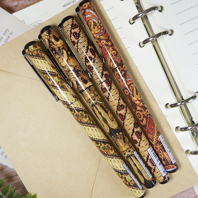 

Spesial Terbatas TRIFELO Pen Batik Toshiro Tinta Hitam TF343B 5 mm isi 12 pcs