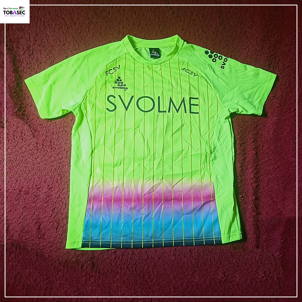 Kaos Baju Tshirt Jersey Dry Fit Svolme warna hijau stabilo motif garis dan gradasi Size M