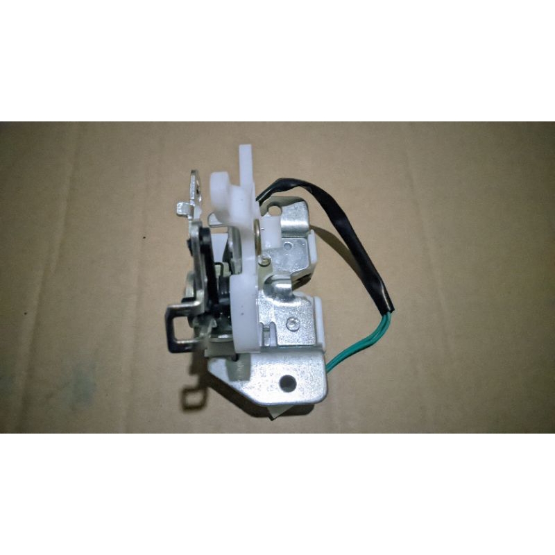DOOR LOCK PINTU BAGASI DAIHATSU GRAND MAX