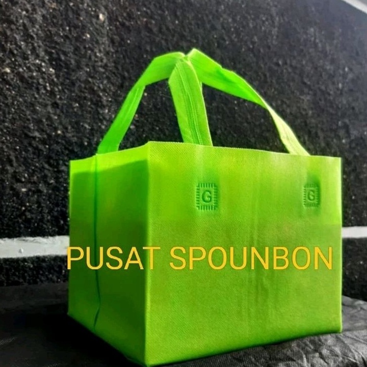 

spounbond box gift hajatan 1x1pressdus kotak isi 12pcs