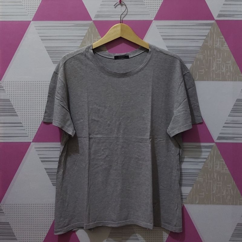 KAOS WANITA GUESS (M)