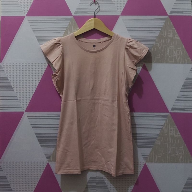 KAOS WANITA UNIQLO